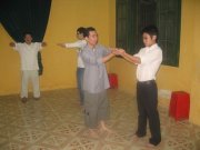 Hướng dẫn cho anh chị em môn sinh lớp A14 Thanh Quan tập luyện trong ngày khai giảng 11/11/2011